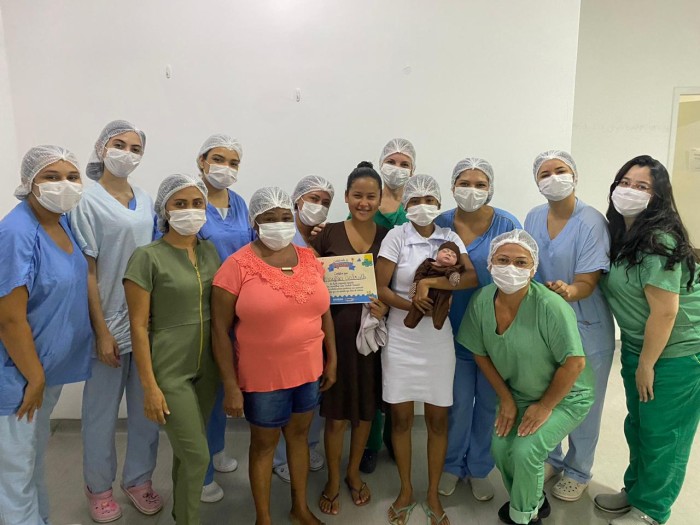 Bebê vence prematuridade extrema e tem alta após dois meses internada na UTI do Hospital Alarico Nunes Pacheco, em Timon
