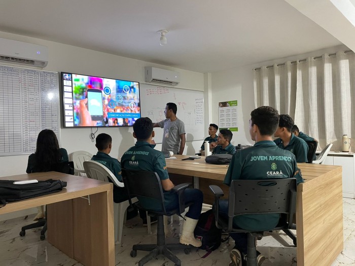 Jovens da zona rural de Camocim participam de capacitação profissional para o primeiro emprego