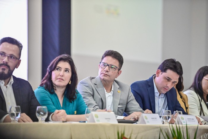 Ministra Simone Tebet anuncia recuperação de 200 km da BR-364 e investimentos para valorização do Acre como rota de comércio para a China