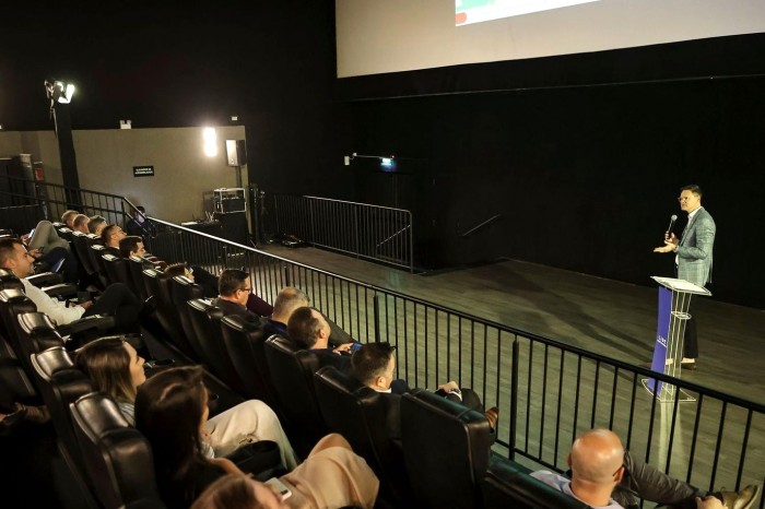 Fazenda destaca avanços de gestão e cumprimento de metas em encontro de lideranças empresariais de Joinville