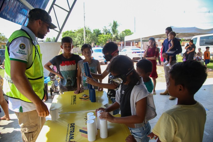 Acre pela Vida realiza ação de cidadania para jovens e crianças do bairro Cidade do Povo