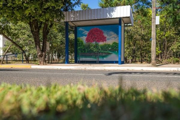 Sorriso: parlamentar pede construção de ponto de ônibus coberto em frente ao CTG