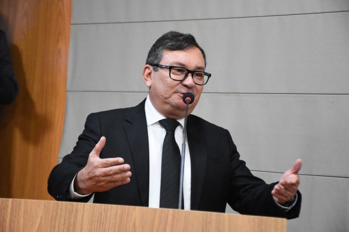 Ivaldo Rodrigues denuncia situação de anexo da UEB Leonel Brizola