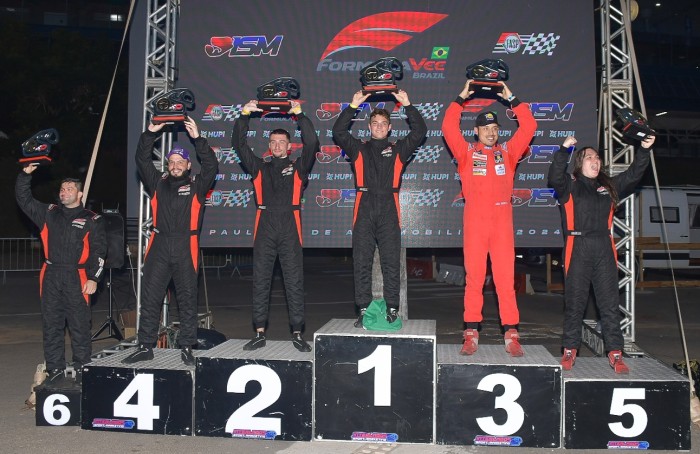 Piloto luverdense de automobilismo é líder da Fórmula Vee