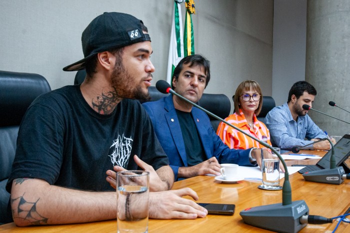 Professores e alunos da UnDF pedem gestão democrática em debate na CESC