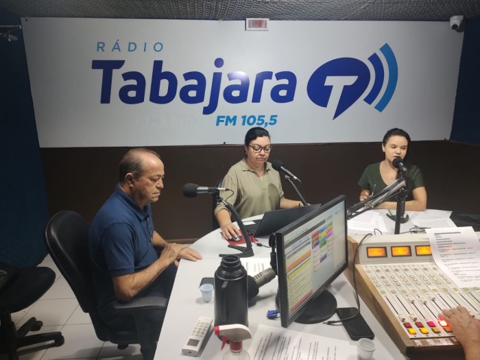 Secretário João Alves em entrevista na Rádio Tabajara