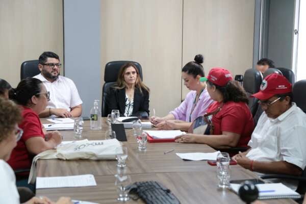 Seduc debate pautas voltadas à educação do campo com representantes do MST