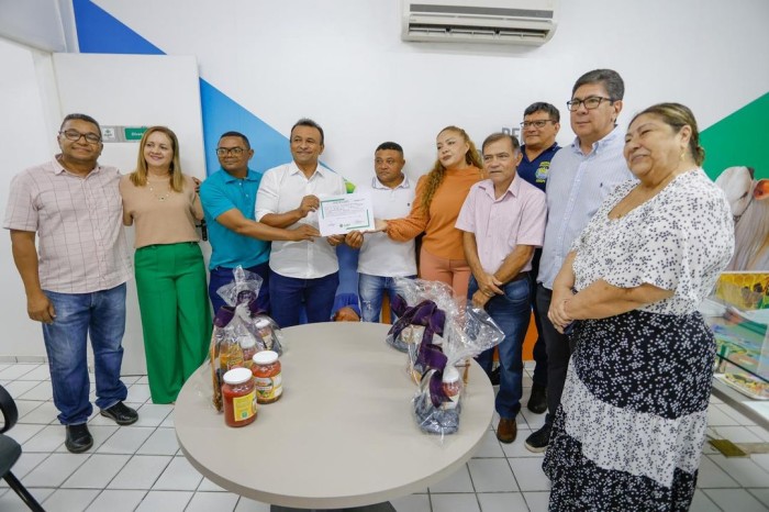 Adapi entrega 2º selo de inspeção de produto artesanal de origem vegetal