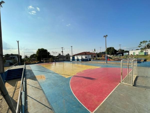 Indicação sugere instalação de piso de polipropileno na quadra da Praça dos Jacarandás