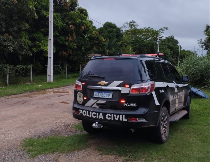 Polícia Civil cumpre dois mandados de prisão por tráfico de drogas, roubo e porte ilegal de arma de fogo, em Corumbá