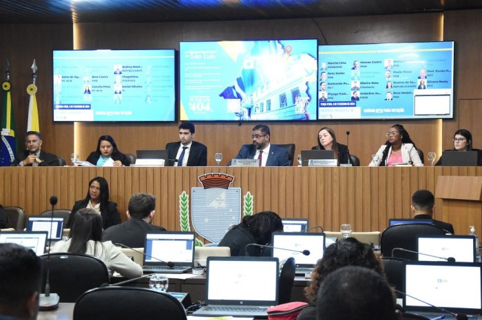 Parlamentares solicitam melhorias na pavimentação asfáltica em bairros de São Luís
