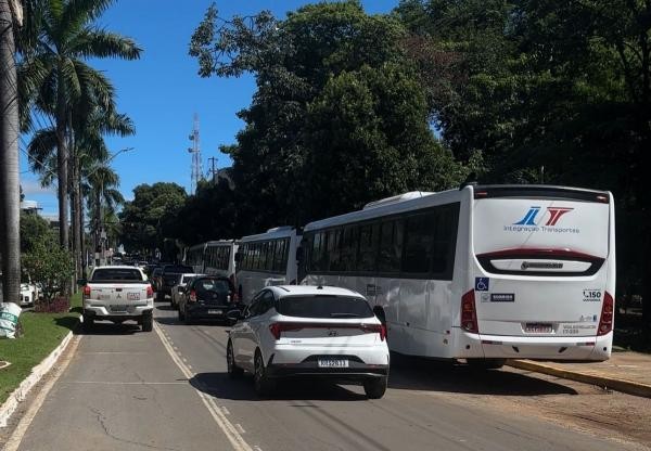 Vereador sugere retirada de estacionamento em trecho do canteiro central da Área Verde