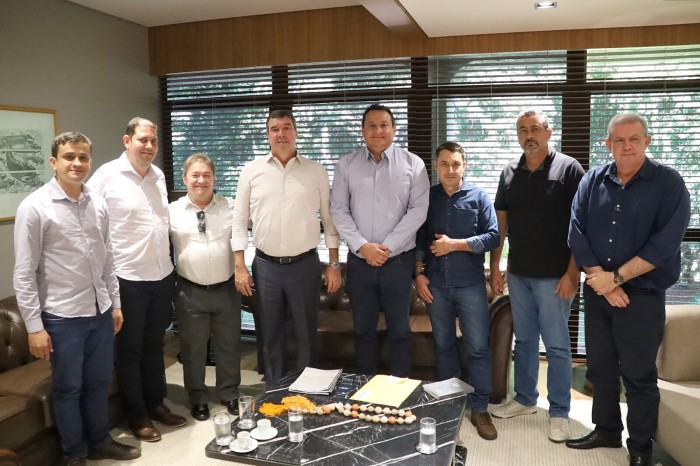 Prefeito de Coxim se reúne com Governador para discutir incentivos fiscais