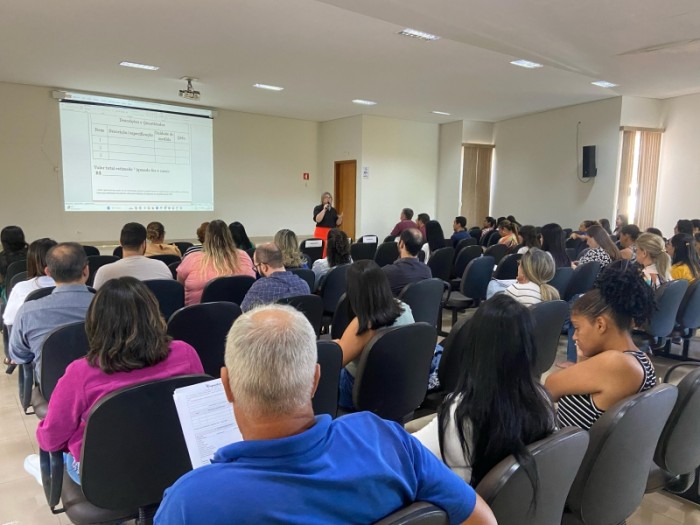 Capacitação para servidores sobre a aplicação da nova Lei de Licitações é...
