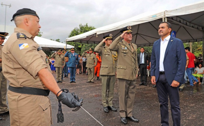 Governador Wanderlei Barbosa conduz solenidade que marca a promoção e o reconhecimento dos policiais militares tocantinenses