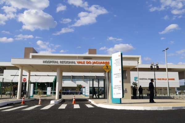 Saúde do Ceará, Governo Federal e BID realizam visita ao Hospital Regional Vale do Jaguaribe