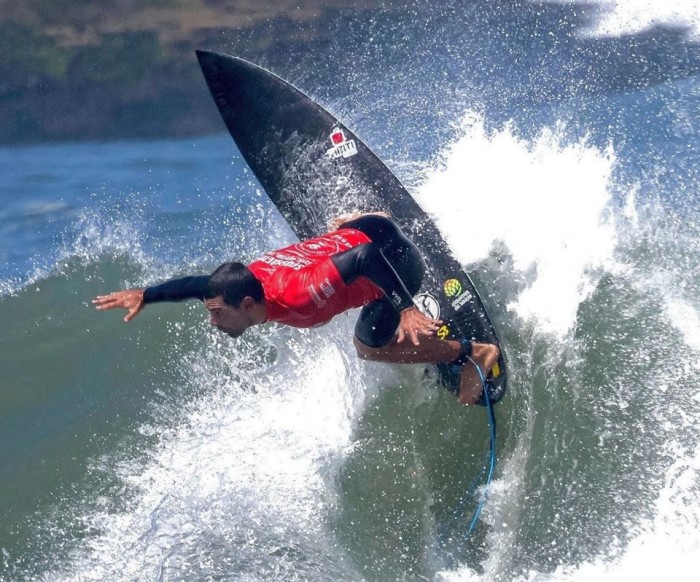 Surfista Rafael Teixeira se prepara para abertura do Challenger Series 2024