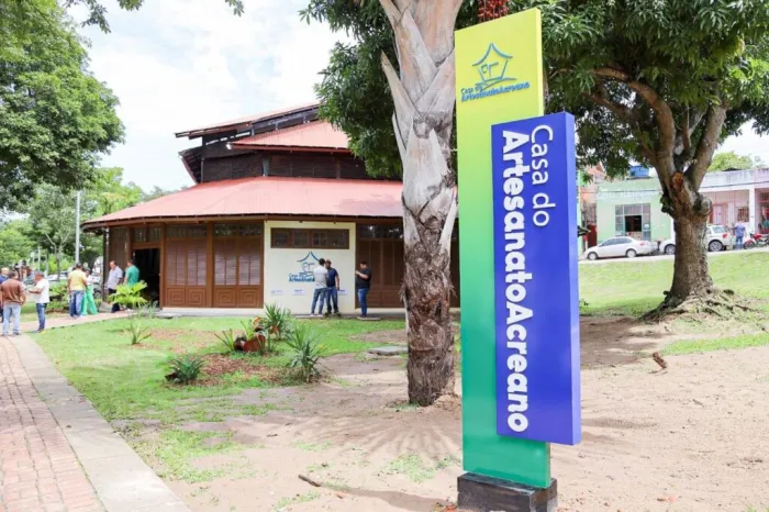 Volume de produtos na Casa do Artesanato Acreano é de mais de R$ 200 mil, gerando emprego e renda a 70 artesãos