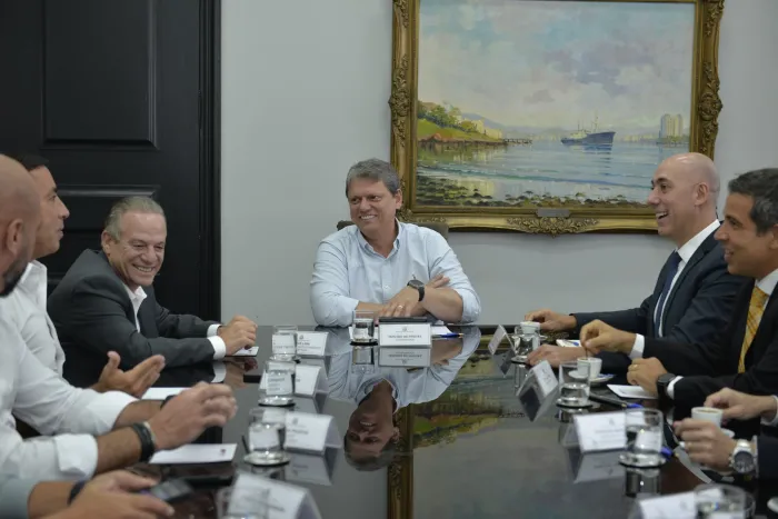 Reunião entre o governador Tarcísio de Freitas e autoridades da gestão paulista