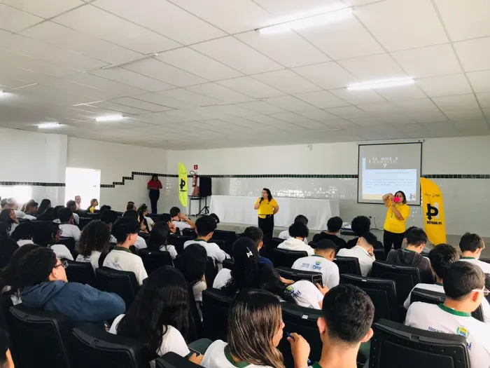 Detran promove palestras sobre educação no trânsito para quase mil alunos em quatro cidades do interior 