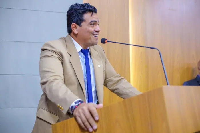 Jearlysson Moreira propõe moção de aplausos à Unidade Mista de Saúde do Bequimão