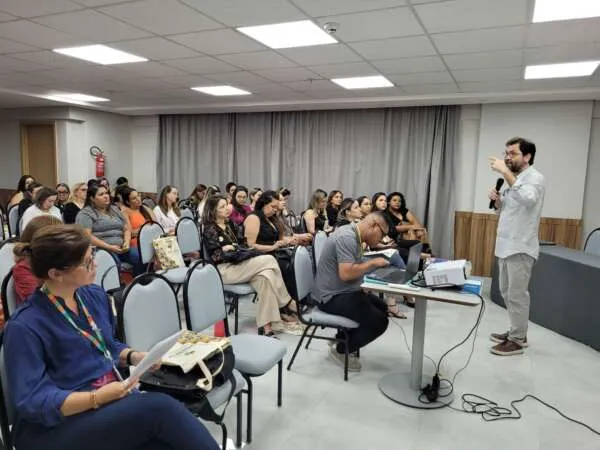 Saúde do Ceará realiza simpósio sobre a importância da vacinação; evento segue nesta quarta-feira (24)