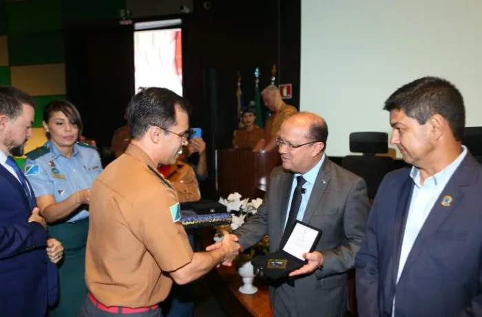 Centro Integrado de Operações de Segurança comemora 20 anos com entrega de honrarias