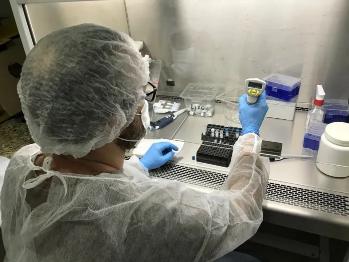 Lacen/ES já realizou mais de 48 mil testes para detecção da dengue nas primeiras quinze semanas de 2024