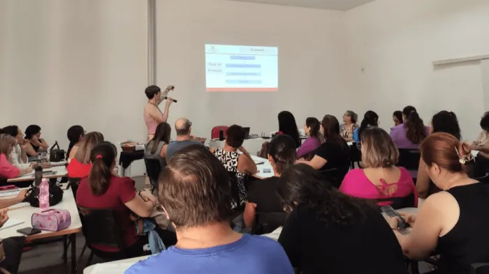 Swift recebe o 1º encontro municipal de programa para alfabetização