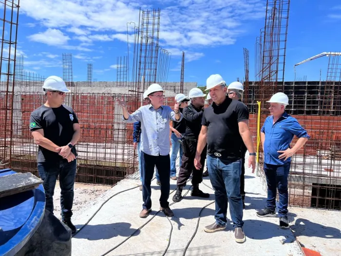 Secretário de Justiça visita obras de construção da penitenciária de Buriti dos Lopes