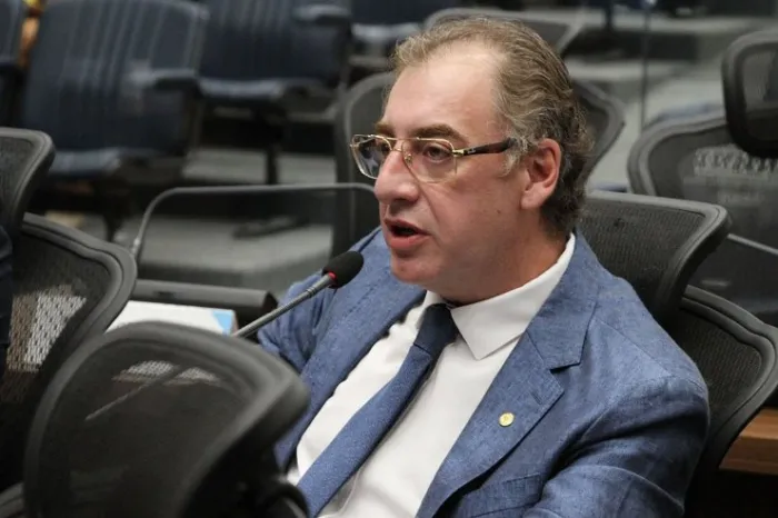 PL de Neno Razuk que garante atendimento multiprofissional para pessoas com TEA é aprovado