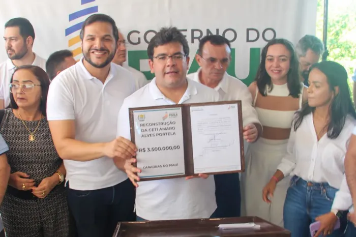 Com mais de R$ 700 mil em investimentos, governador e secretário da Educação assinam ordem de serviço para construção e reforma de escolas