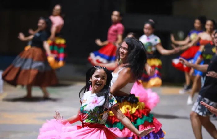 Com brilho e dedicação, quadrilheiros se preparam para calendário de apresentações juninas deste ano