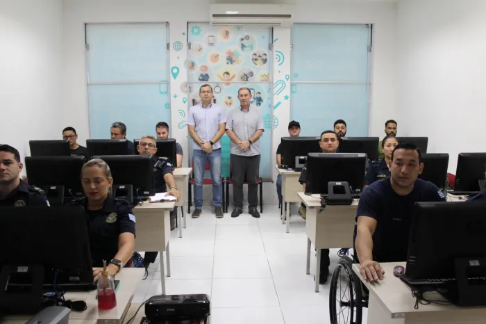 SEGURANÇA: Agentes recebem treinamento para novo sistema de monitoramento por câmeras 