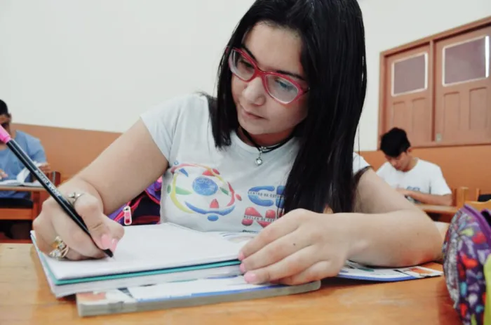 Educação abre pré-matrículas para ensino a distância do Centro de Línguas
