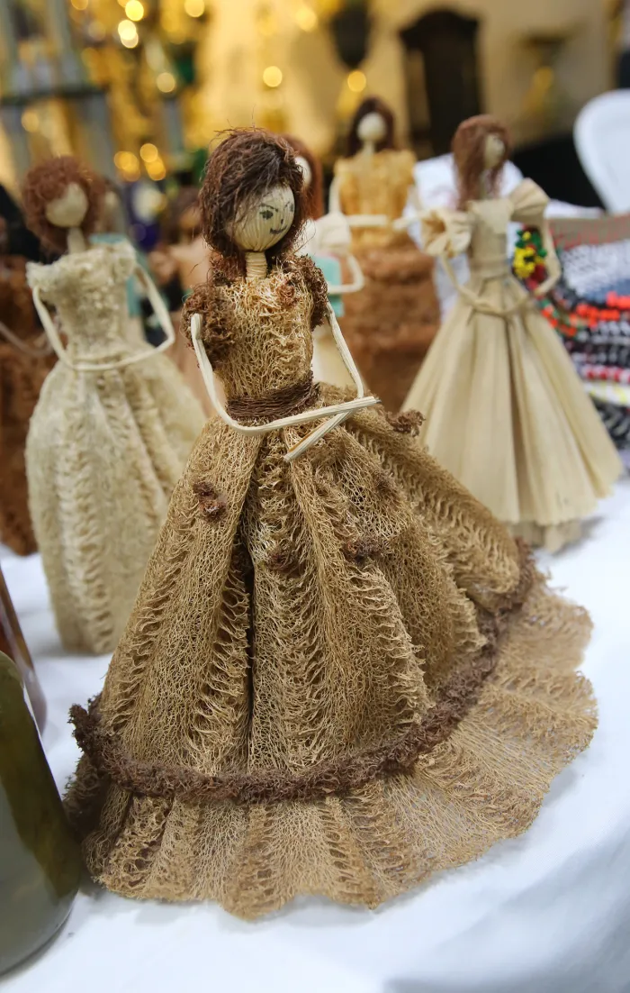 Feira de artesanato reúne expositoras do Conselho estadual dos Direito da Mulher