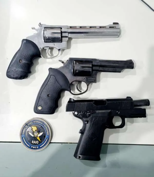 Trio suspeito de homicídio doloso é preso em flagrante pela PMCE em Itaitinga