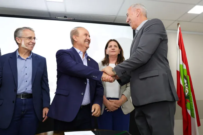Governador inaugura Ressonância Magnética no Hospital Santo Antônio e anuncia investimentos de R$ 62 milhões