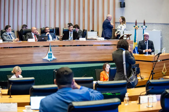 Deputados cobram melhorias na saúde do DF