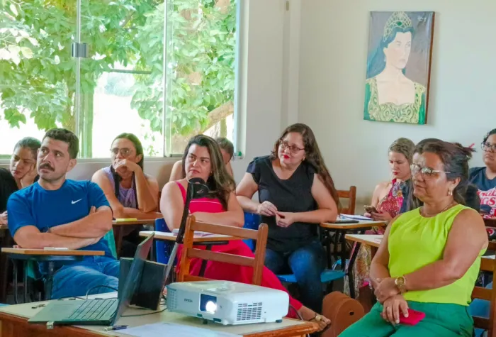 Educadores que atuam em classes hospitalares e atendimento pedagógico domiciliar participam de formação continuada