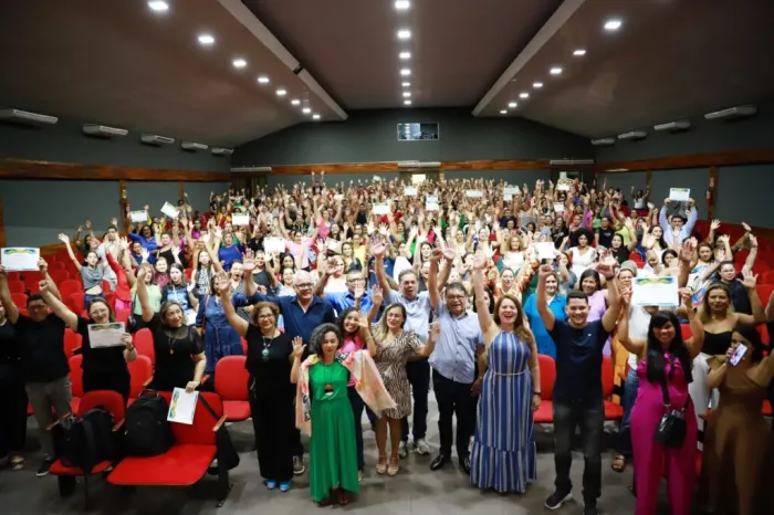 Educação realiza a certificação de mais de 900 professores mediadores em Rio Branco