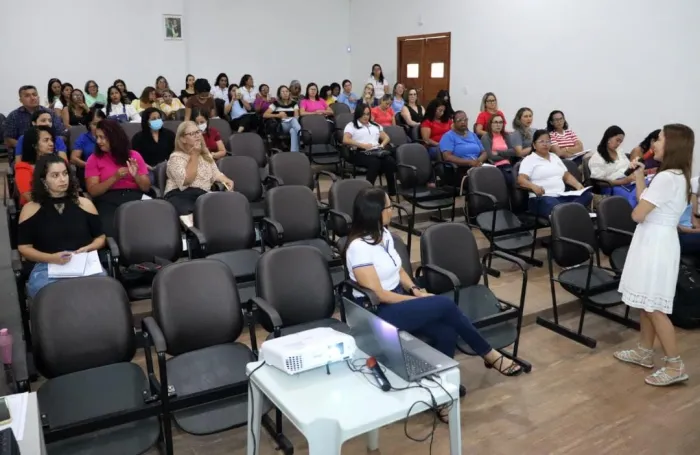 Prefeitura de Gurupi realiza reunião com diretores, coordenadores pedagógicos e orientadores educacionais para discutir Planejamento e Gestão da Educação