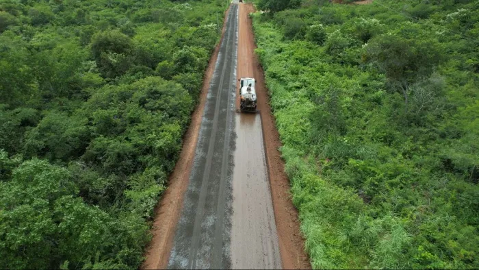 DER executa 90% das obras de restauração asfáltica na PI-232 que liga Miguel Leão à BR- 316
