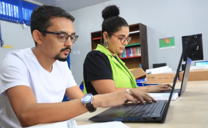 Educação orienta sobre abertura de inscrições no Prêmio Educador Nota 10, que oferece R$ 25 mil para o melhor projeto desenvolvido em 2023, nas escolas 