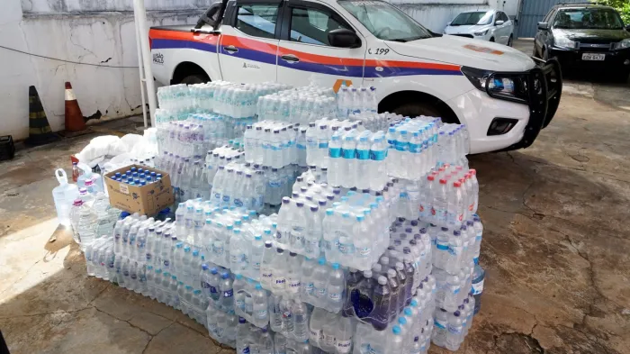 Campanha recebe água, alimento e itens de higiene e limpeza para o RS