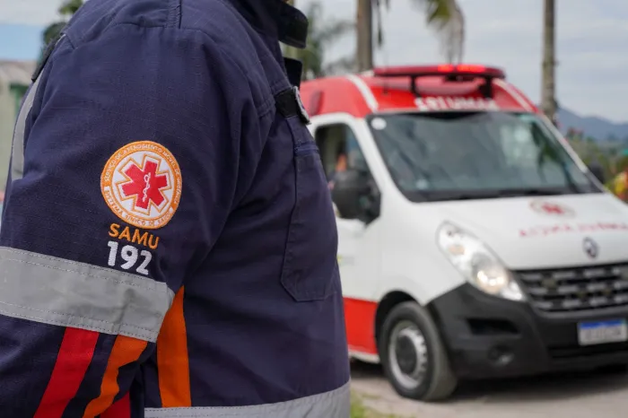 Ajuda ao RS: Samu de SC transporta bolsas de sangue ao estado gaúcho neste sábado