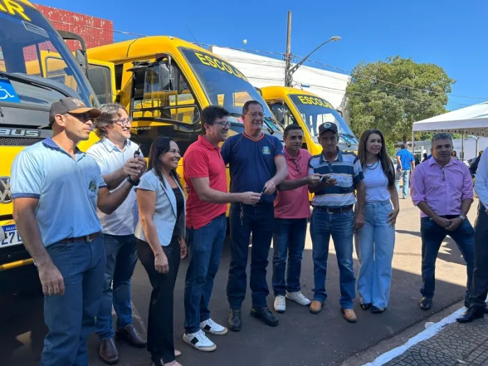 Prefeitura de Costa Rica apresenta novos veículos e investimentos em...