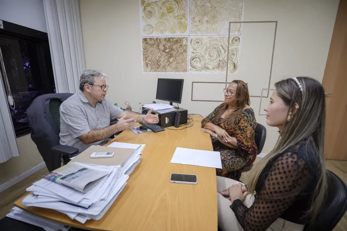 Titular da Semu trata sobre políticas públicas em reunião na Segov