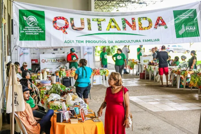 Quitanda da Agricultura Familiar completa um ano fortalecendo a agroecologia e a geração de renda