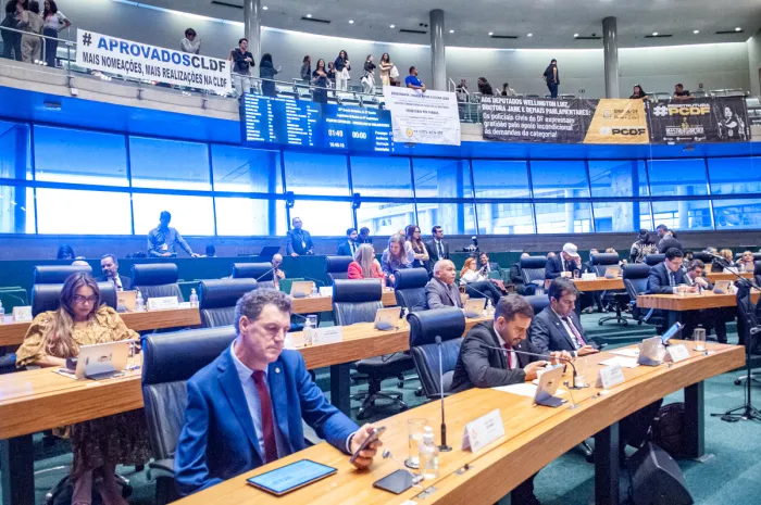 Distritais debatem problemas da saúde pública no DF
